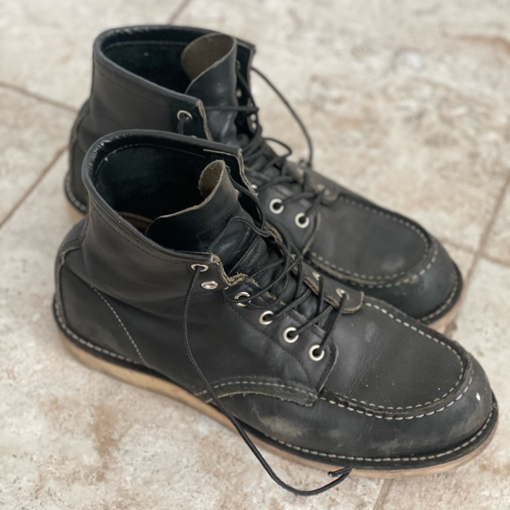 Redwing Boots. Black. Very good condition - broken in!